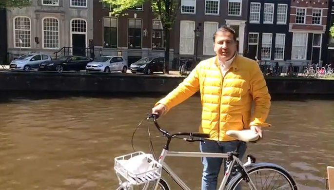 Saakaşvili Kiyevdə belə yaşayır : Təmirsiz ev, mətbəx yox…