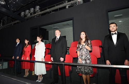 پرزیدنت و عائلهسینین ایشتیراک ائتدیی کونسرتدن – فوتولار