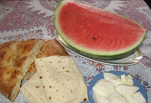 Yayda hər gün qarpız yesəniz nə baş verər?