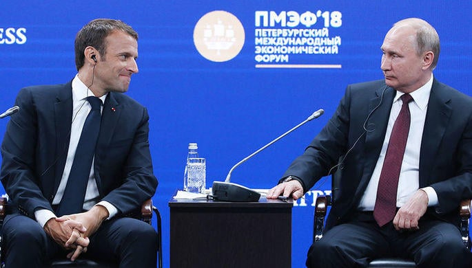 Makron Rusiya təyyarələrinin vurulmasına qarşı çıxdı