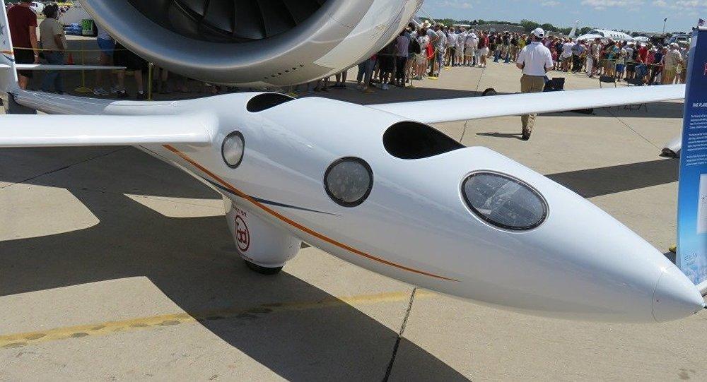 Glider breaks new World record altitude -