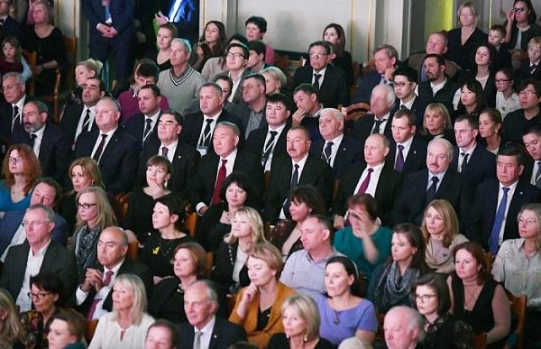 Aliyev is the center of attention - Video