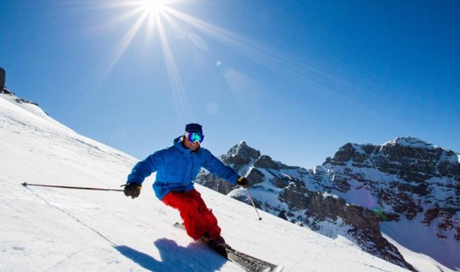 Swiss skier von Allmen wins Olympic downhill gold - Video