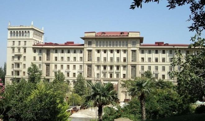 В Азербайджане продлен карантинный режим