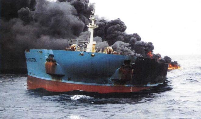 Bu ölkənin tankeri Hörmüzdə vuruldu - Video