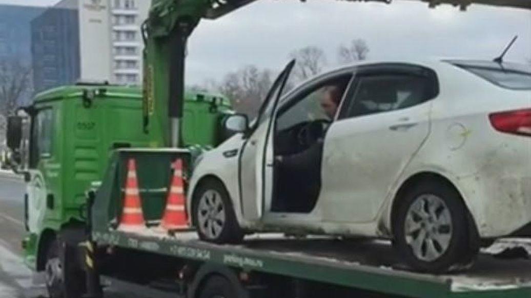 Salyanda şok: qəzadan sağ çıxdı, evakuatorun trosu isə öldürdü