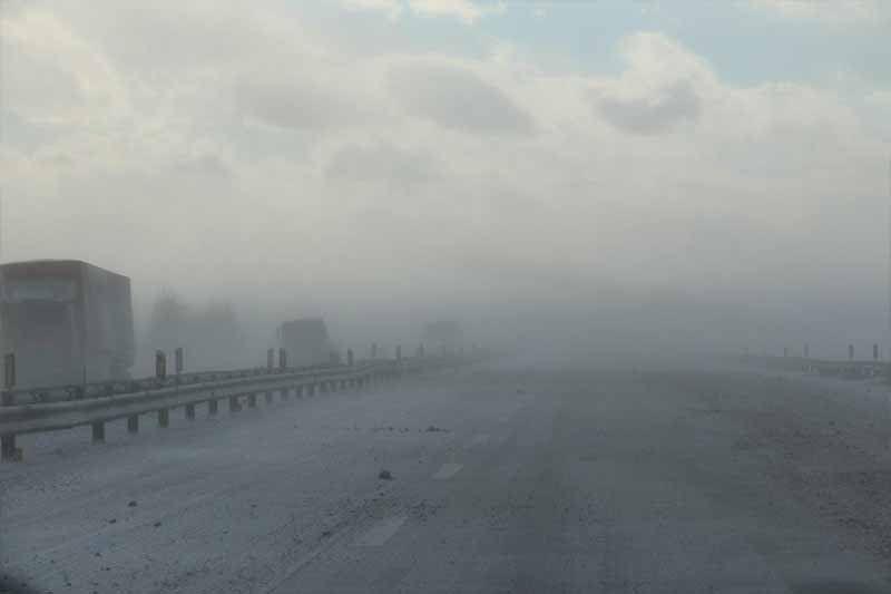 بارش برف و باران در جادههای ۱۷ استان