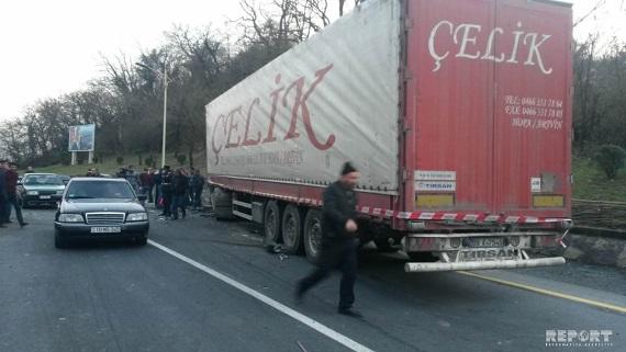 Ağstafada yük maşını aşdı, Türkiyə vətəndaşı xəsarət aldı