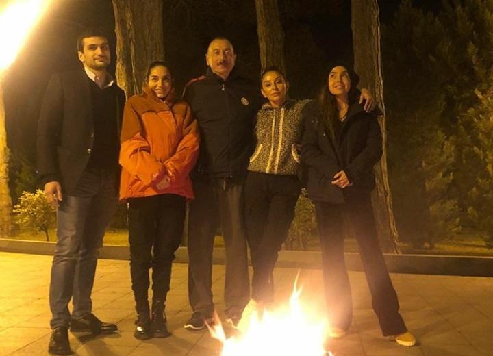 Prezident ailəsinin Od çərşənbəsindən maraqlı - Fotoları