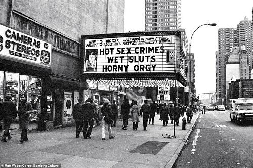 Candid black&white images show gritty 1980s -