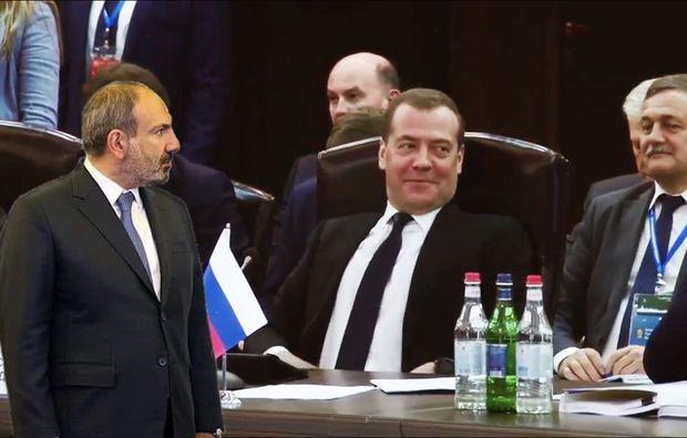 Pashinyan wrote about Medvedev's jeer at him