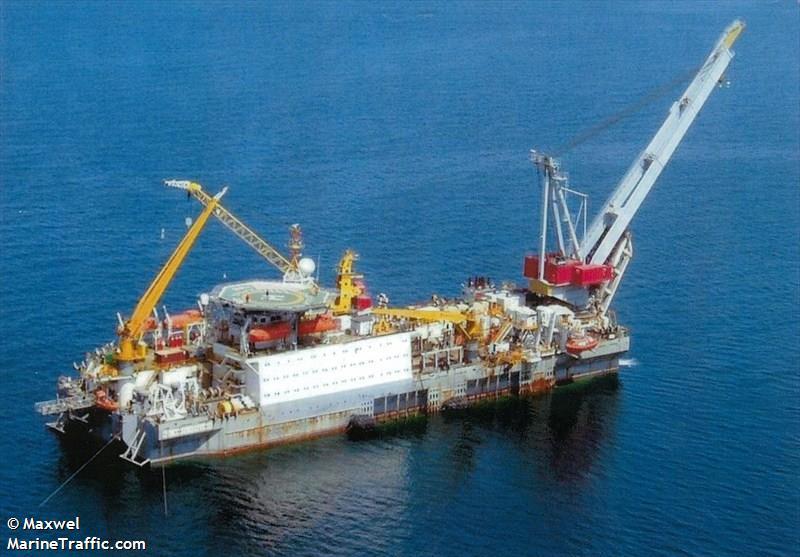 14 injured as fire occurs in the Caspian Sea -