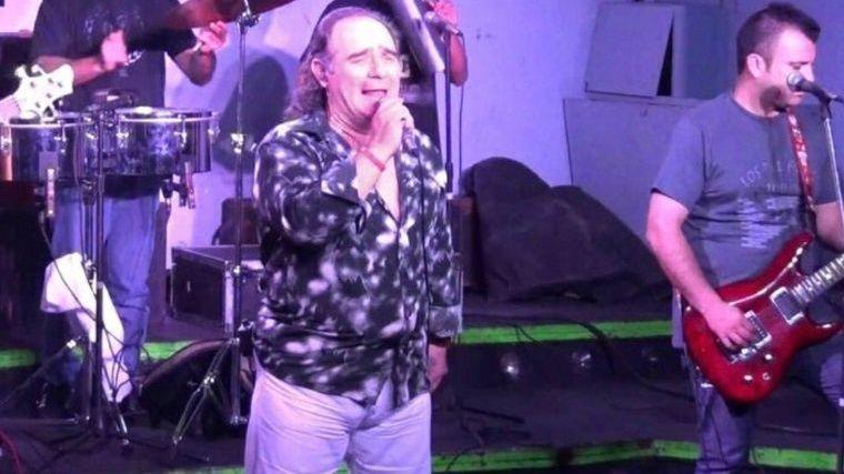 The singer died on the stage -