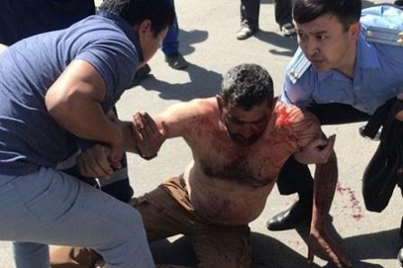 Boşqabla tanışına xəsarət yetirdi