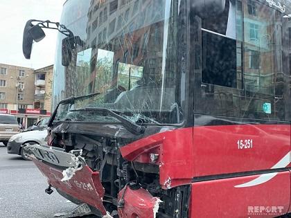 "Bakubus"a məxsus avtobus "KamAZ"la toqquşdu