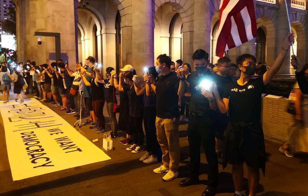 Hong Kong's human chain protest against extradition bill -