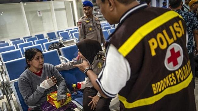 Indonesia school collapse: 'No signs of life' detected