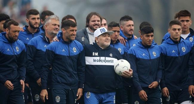 Maradona: ‘He who doesn’t jump is an Englishman’
