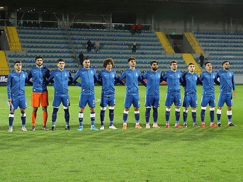 Millimiz 9 nəfərlə qalan rəqibi məğlub edə bilmədi
