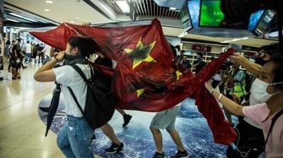 H.K: China flag desecrated as fresh unrest erupts