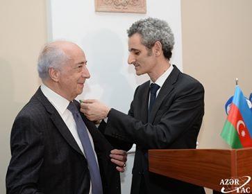 Fərzəliyev Fransanın fəxri ordeni ilə təltif olundu - Foto