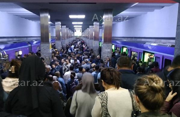 Metroda qatarların hərəkəti niyə ləngiyib? – Rəsmi