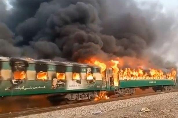 В России горят 20 вагонов с топливом
