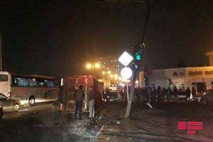 Əyləci sıradan çıxan "Şaqman" ağır qəza törətdi - Foto