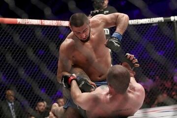 İsayev amerikalıya qalib gəldi, 1 milyon qazandı - Video