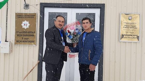 Oğuzda səs verməyə gedən gəncə sürpriz edildi - Foto