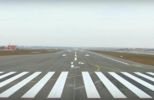 Naxçıvanın yeni uçuş-enmə zolağına ilk eniş... - Foto