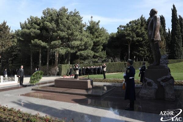 Berdimuhamedow visited the Alley of Honor -