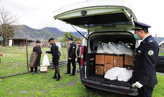 Customs officers aided to low-income families -