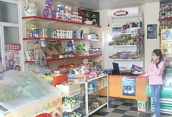 Göyçayda bu market ərzağı pulsuz etdi - Foto