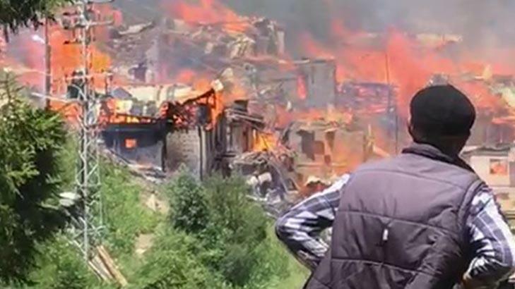 Strong fire in Turkey: 70 houses turned to ashes -