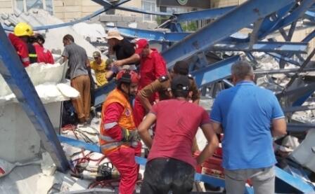 Synagogue podium collapses in Israel -