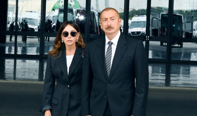 Aliyev, Mehriban Aliyeva send wreath for Sharovsky
