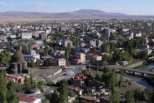 Azərbaycanlılar niyə kütləvi şəkildə İğdıra axın edir?