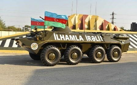 Nazirlik DSX-yə BTR-70M hədiyyə etdi - Foto