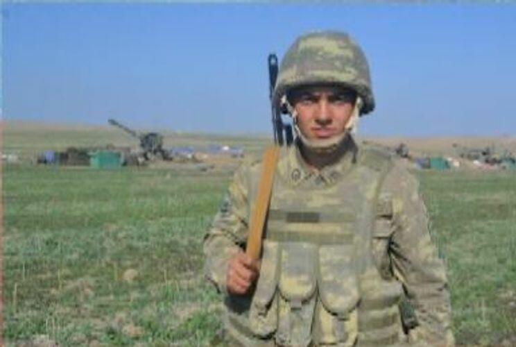 Düşmənin artilleriya qurğularını məhv edən hərbçimiz - Foto