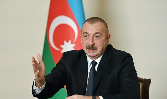 قاشقایلار علیئوین سؤزلرینه درحال رئاکسیا وئردیلر