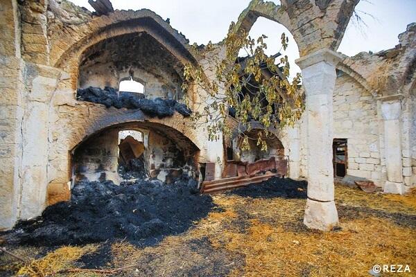 Ermənilər məscidi tövlə edib, qəbirləri dağıdıb – Rza Deqati