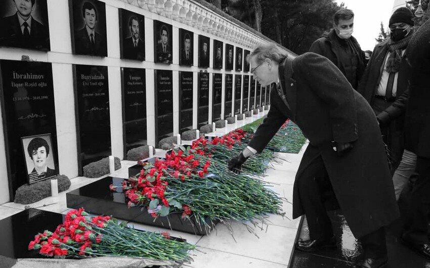 ABŞ səfiri Şəhidlər Xiyabanını ziyarət etdi - Foto