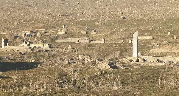 Ermənilərin Saraydakı vandalizmi - Foto