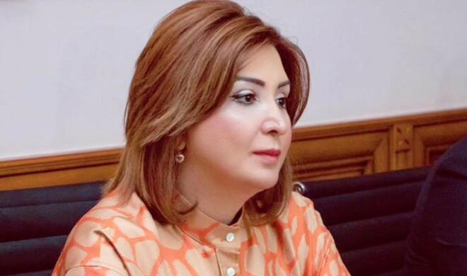 مکتب‌ده حجاب مذاکره‌سی: معاریف‌چیلر نیین ساواشینی آپاریردی؟