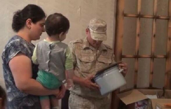 Sülhməramlılar ermənilərə qazan payladı - Foto