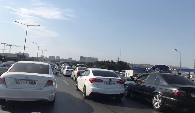 Bakı-Sumqayıt yolunda sıxlıq var