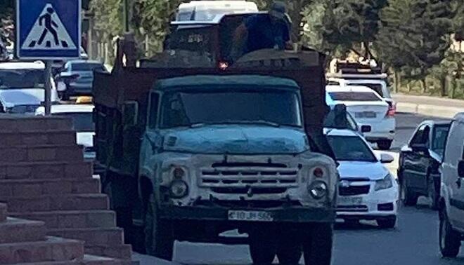 Bakıda zibil maşını yaşlı kişini vurub öldürdü