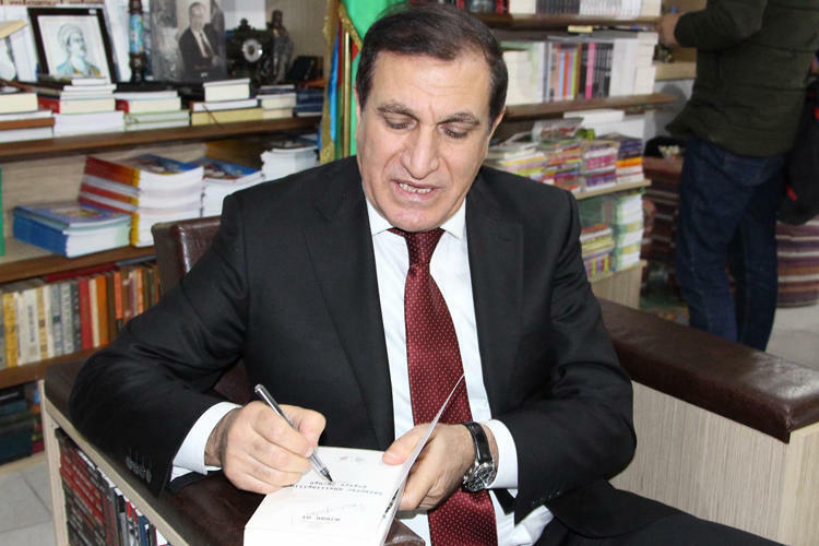 Həbsdə olan Əjdər Ol mükafat aldı