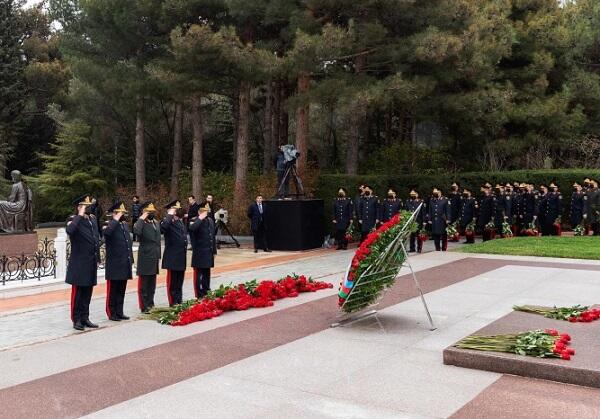 Interior Ministry leadership in the Alley of Honors - Photo